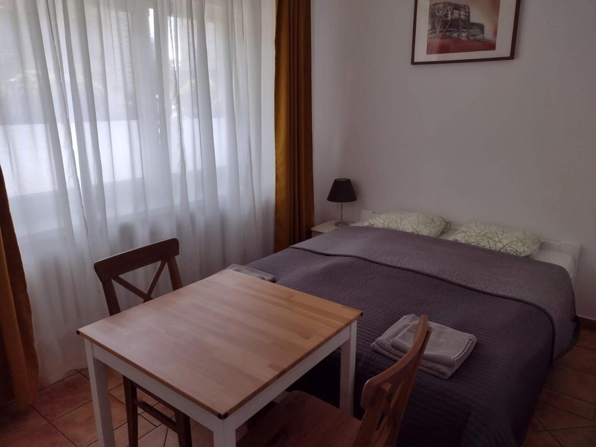 Pokoje Goscinne Przy Ogrodzie Staromiejskim Breslávia Exterior foto