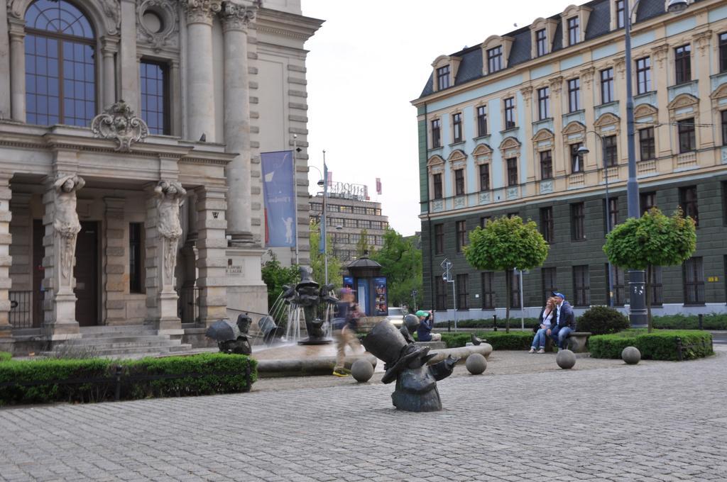 Pokoje Goscinne Przy Ogrodzie Staromiejskim Breslávia Exterior foto